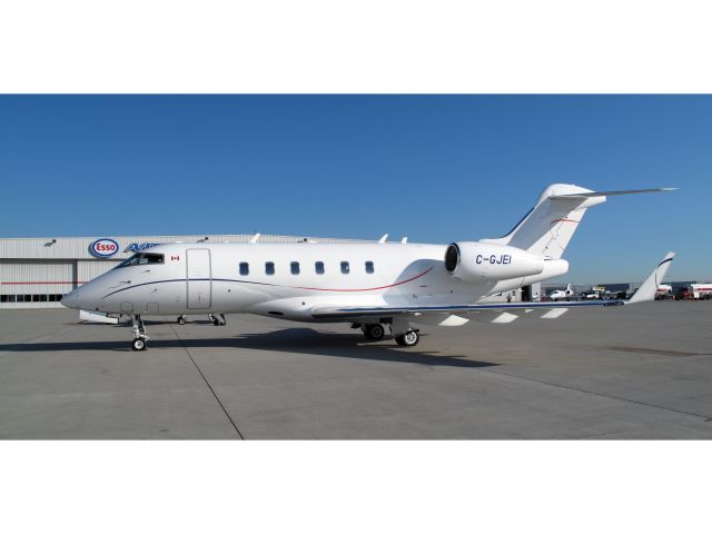 Bombardier Challenger 300 (C-GJEI)