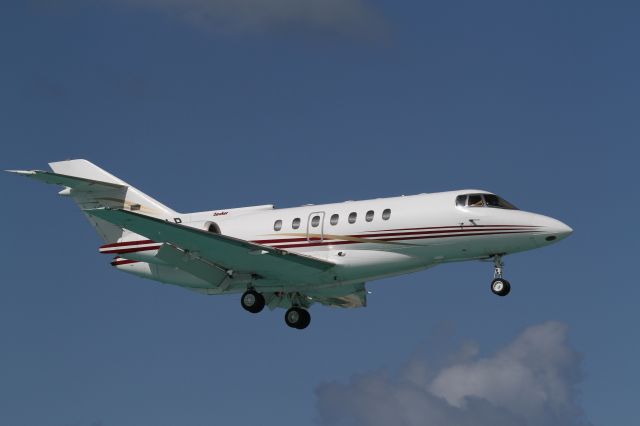 Hawker 1000 (N520LR) - Landing St Maarten - Dec 20. 2013