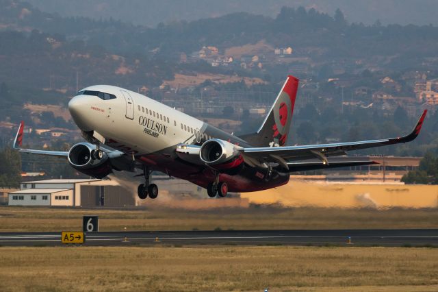 BOEING 737-300 (N619SW)