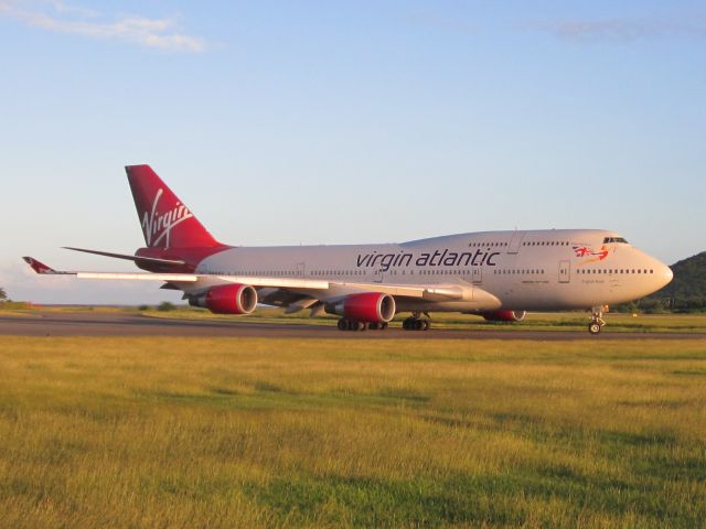 Boeing 747-400 (G-VROS)