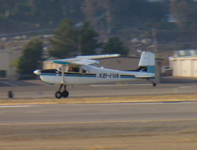 Cessna Skywagon (XB-IYA) - A regular visitor from Mexico puts it down on 27L.