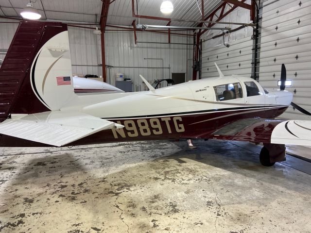 Mooney M-20 (N989TG)