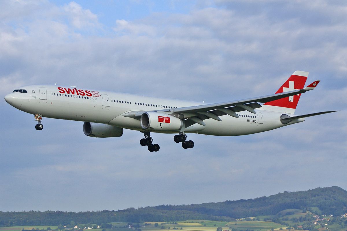 Airbus A330-300 (HB-JHG) - Airbus A330-343E,  Swiss,  LSZH Airport Zurich-Kloten, Switzerland,  21.June 2011