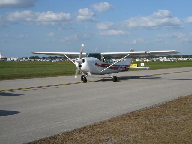 Cessna Skylane (N71225)