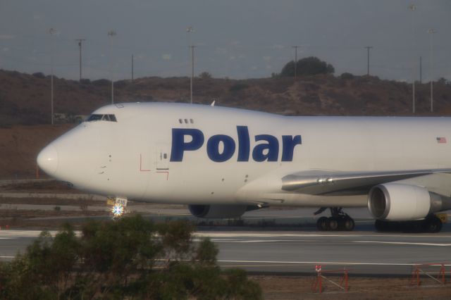 Boeing 747-400 (N416MC)