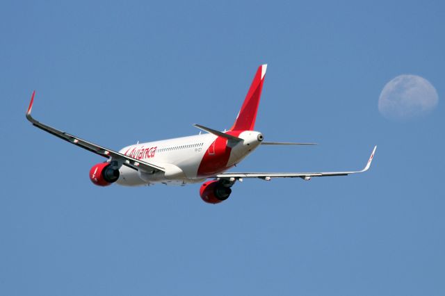 Airbus A320 (PR-OCY)