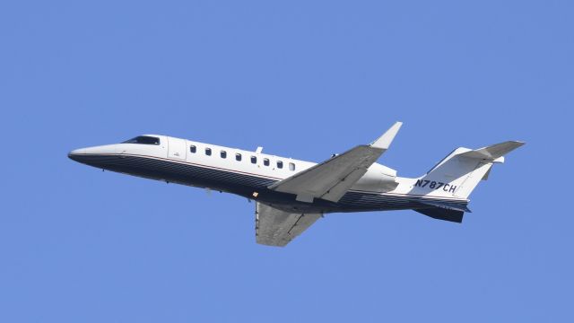 Learjet 45 (N787CH) - Departing LAX on 25L