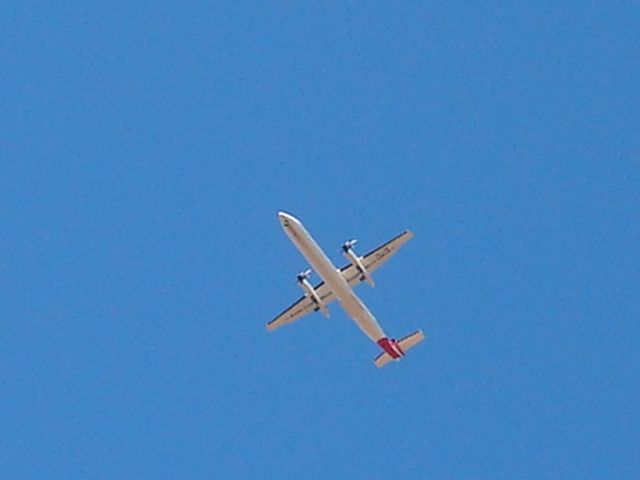 de Havilland Dash 8-400 (VH-QOY)