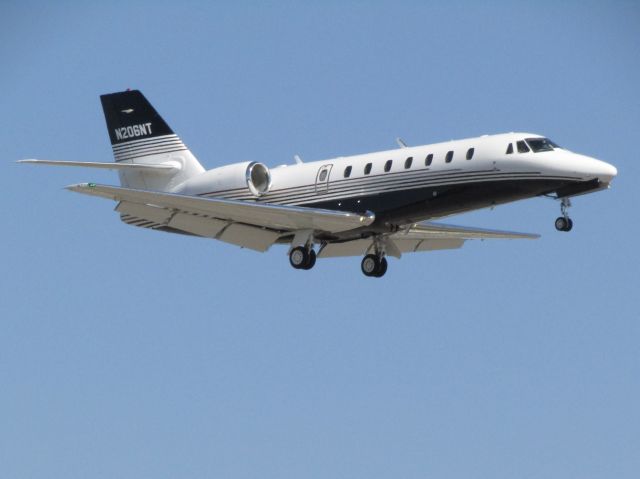 Cessna Citation Sovereign (N206NT) - Landing RWY 20R