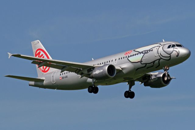 Airbus A320 (OE-LEE)