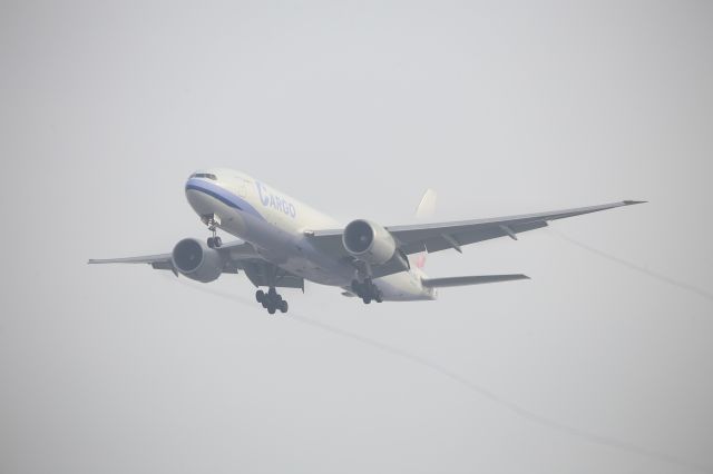 BOEING 777-200LR (B-18773)
