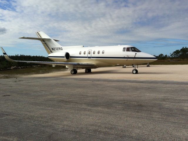 Hawker 800 (N212RG)