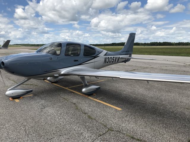 Cirrus SR-22 (N305VV)