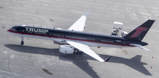 Boeing 757-200 (N757AF) - Image today Nov 23 on departure north out of PBI