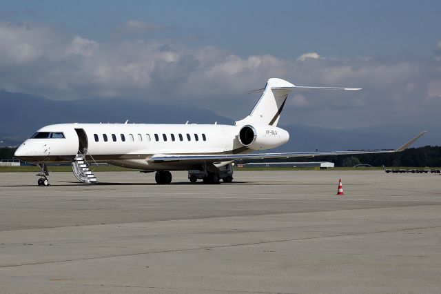 BOMBARDIER BD-700 Global 7500 (VP-BLU)