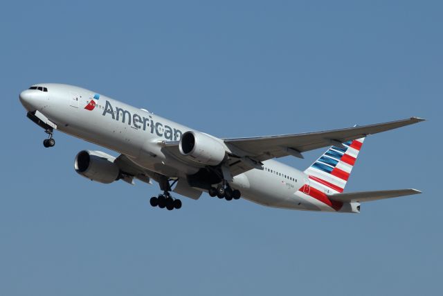 Boeing 777-200 (N757AN) - 17/12/2022:br /Flight to Ny (JFK), after t/o from runway 26.