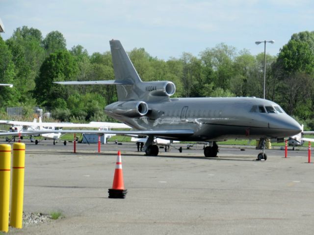 Dassault Falcon 900 (N100AX)