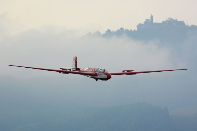 D1188 — - Focke-Wulf Kranich III sailplane. In the background the Teck Castle.