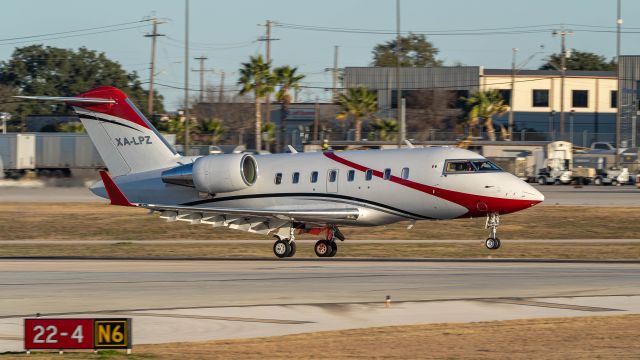 Canadair Challenger (XA-LPZ)