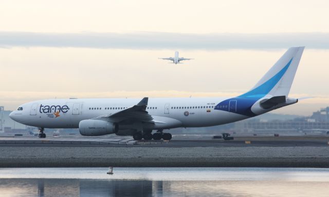 Airbus A330-200 (HC-COH) - JFK weather diversion.