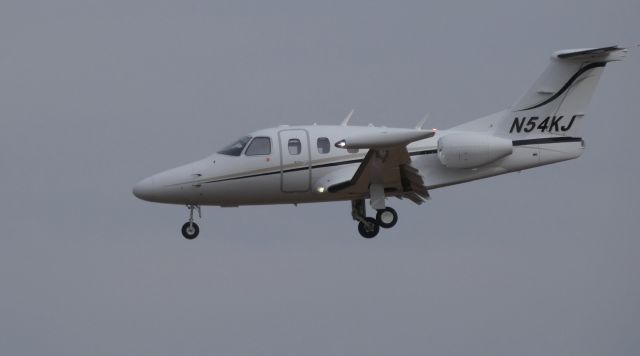 Eclipse 500 (N54KJ) - On final is this 2007 Eclipse 500 in the Winter of 2020.