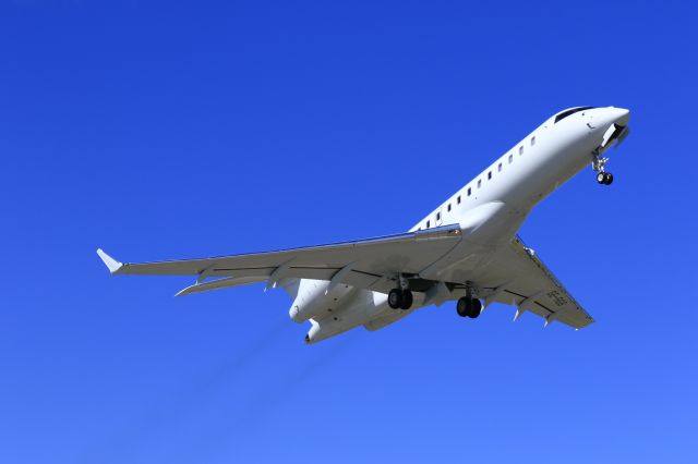 Bombardier Global Express (SE-RGB) - SE-RGB departing TNCM St Maarten