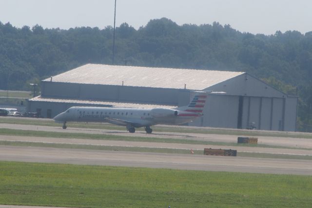 Embraer ERJ-145 (N905JH)