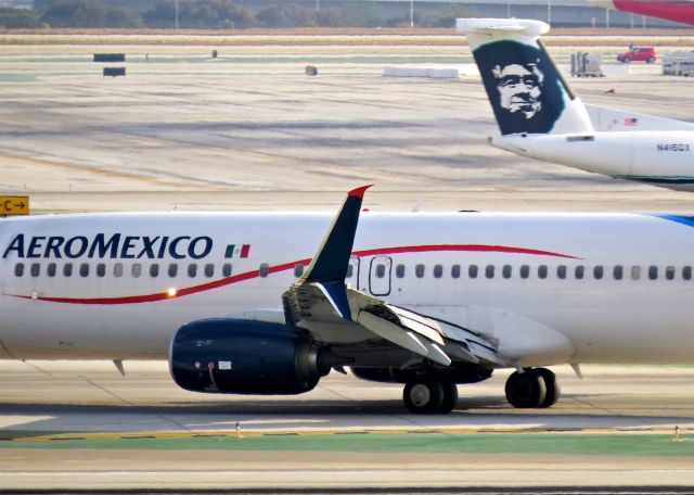 Boeing 737-800 (XA-AMC)