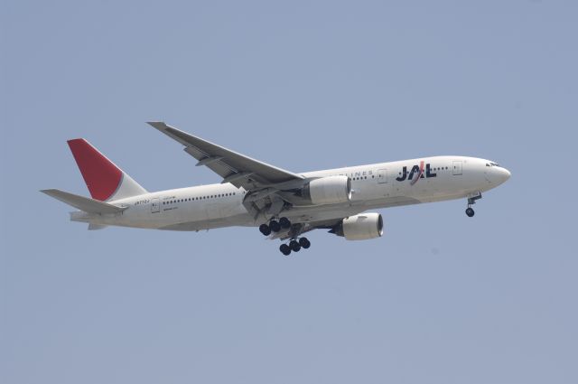 Boeing 777-200 (JA772J) - Final Approach to Haneda Intl Airport  R/W16L on 2010/5/1