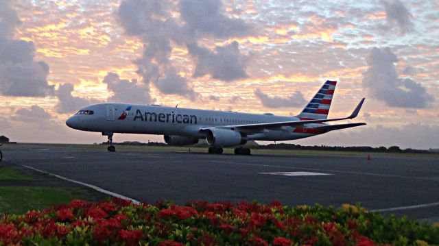 Boeing 757-200 (N195AN)