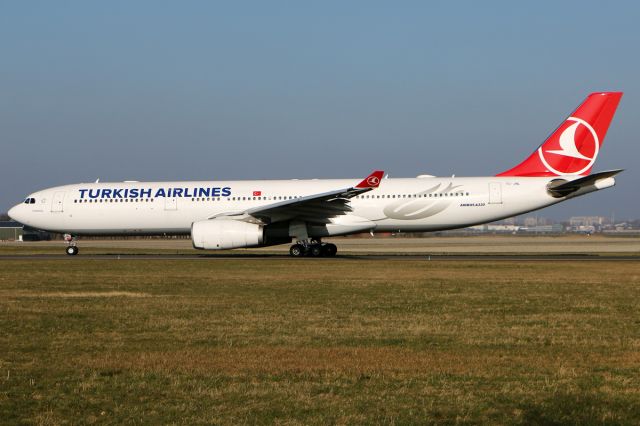 Airbus A330-300 (TC-JNL)