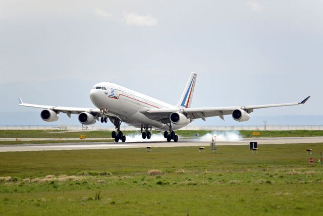 Airbus A340-200 (F-RAJA) - French Air Force