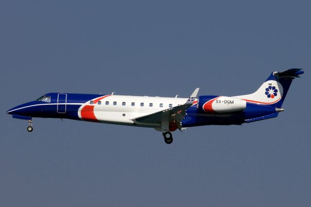 SX-DGM — - Interjet ERJ-135BJ Legacy SX-DGM on approach to rwy 35