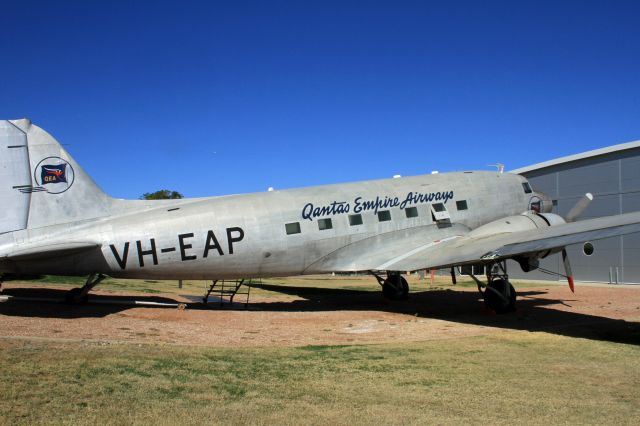 Douglas DC-3 (VH-EAP)