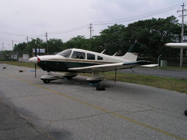 Piper Cherokee (N2112K)