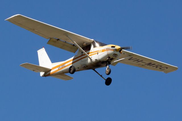 Cessna 152 (VH-MRC)