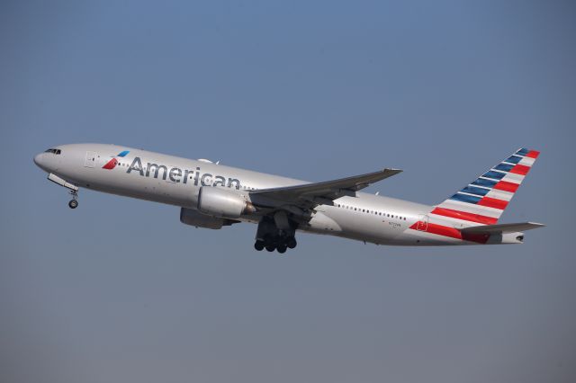 Boeing 777-200 (N772AN)