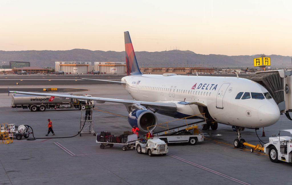 Airbus A320 (N375NC) - Jake Youngs, Realtor & Aviation Photographer ð©ð¸br /602.628.3487 ð±br /JakeYoungs@JakeYRealty.com ð¥br /jake.homesinphoenixazarea.com✉️