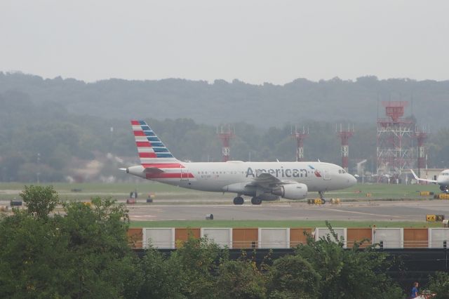 Airbus A319 (N771XF)