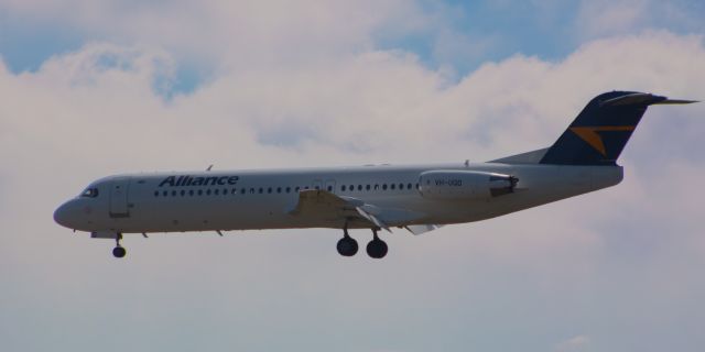 Fokker 100 (VH-UQD)