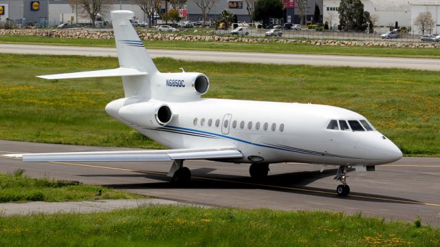 Dassault Falcon 900 (N685DC) - Roulage pour décollage piste 17