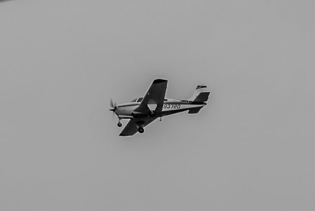 Beechcraft Bonanza (33) (N9372Q)