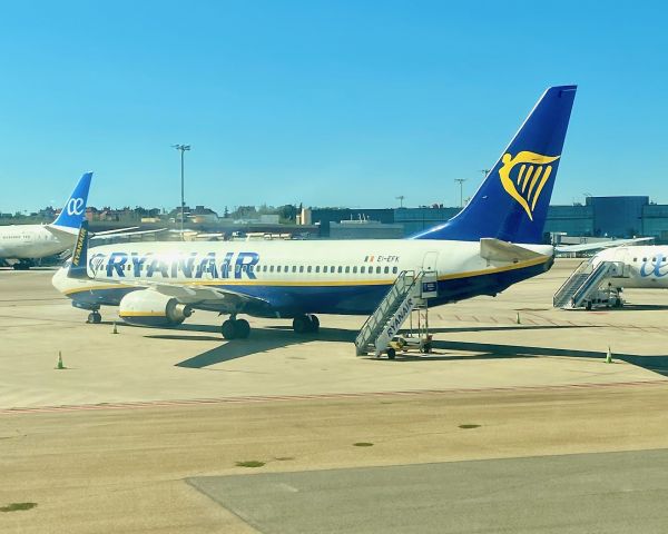 EI-EFK —