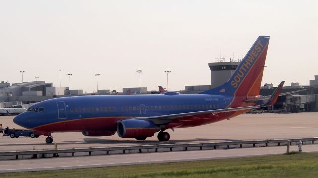 Boeing 737-700 (N494WN)