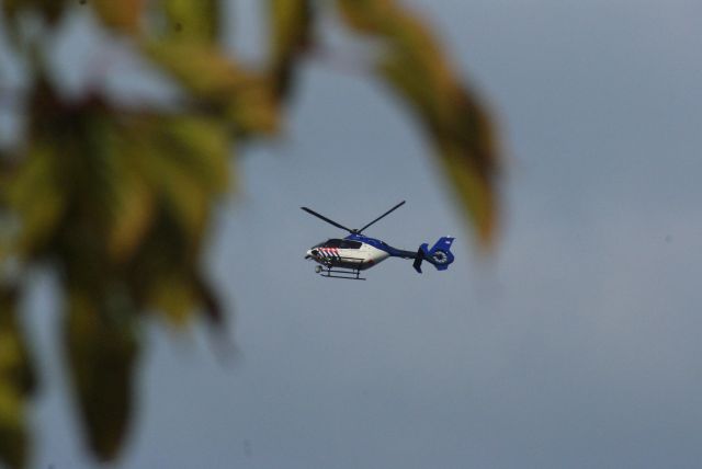 — — - politie boven Leiderdorp, Nederland