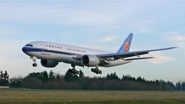 Boeing 777-200 (B-2010) - BOE24 on short final to Rwy 34L to complete a flight test on 1/8/15. (ln 1268 / cn 41634).