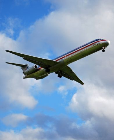 McDonnell Douglas MD-83 — - American Airlines MD-83 arriving at Portland International from Dallas