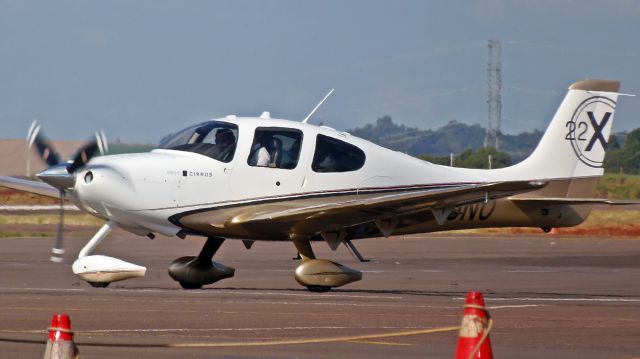 Cirrus SR-22 (PP-UNO)
