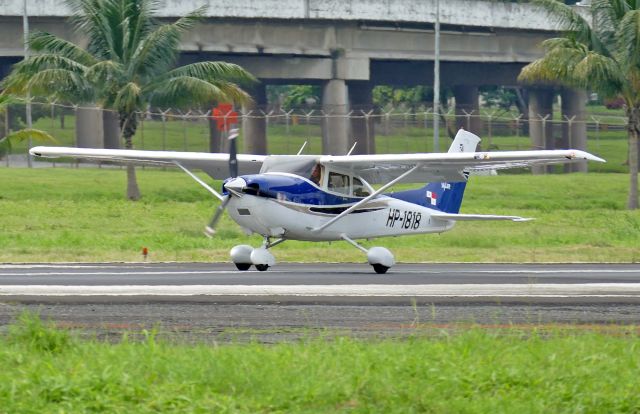 Cessna Skyhawk (HPA1818)