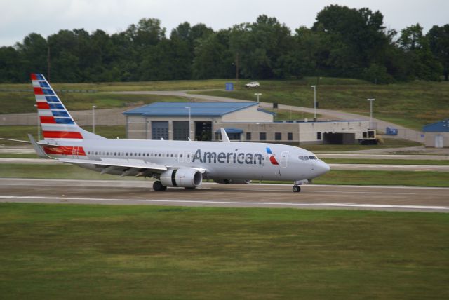 Boeing 737-800 (N200NV)